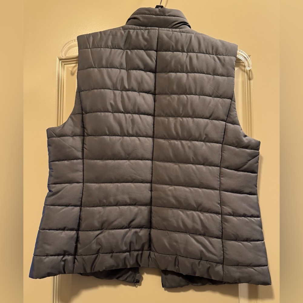 Loft gray puffer vest in size smalll - Picture 2 of 5